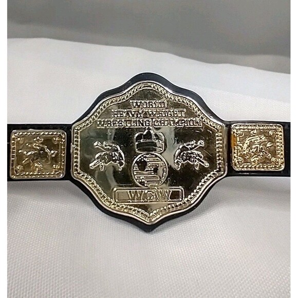 WCW Toy Biz 1990s Figure Gold Heavyweight Title Belt Accessories WWE WWF Jakks - Picture 1 of 4